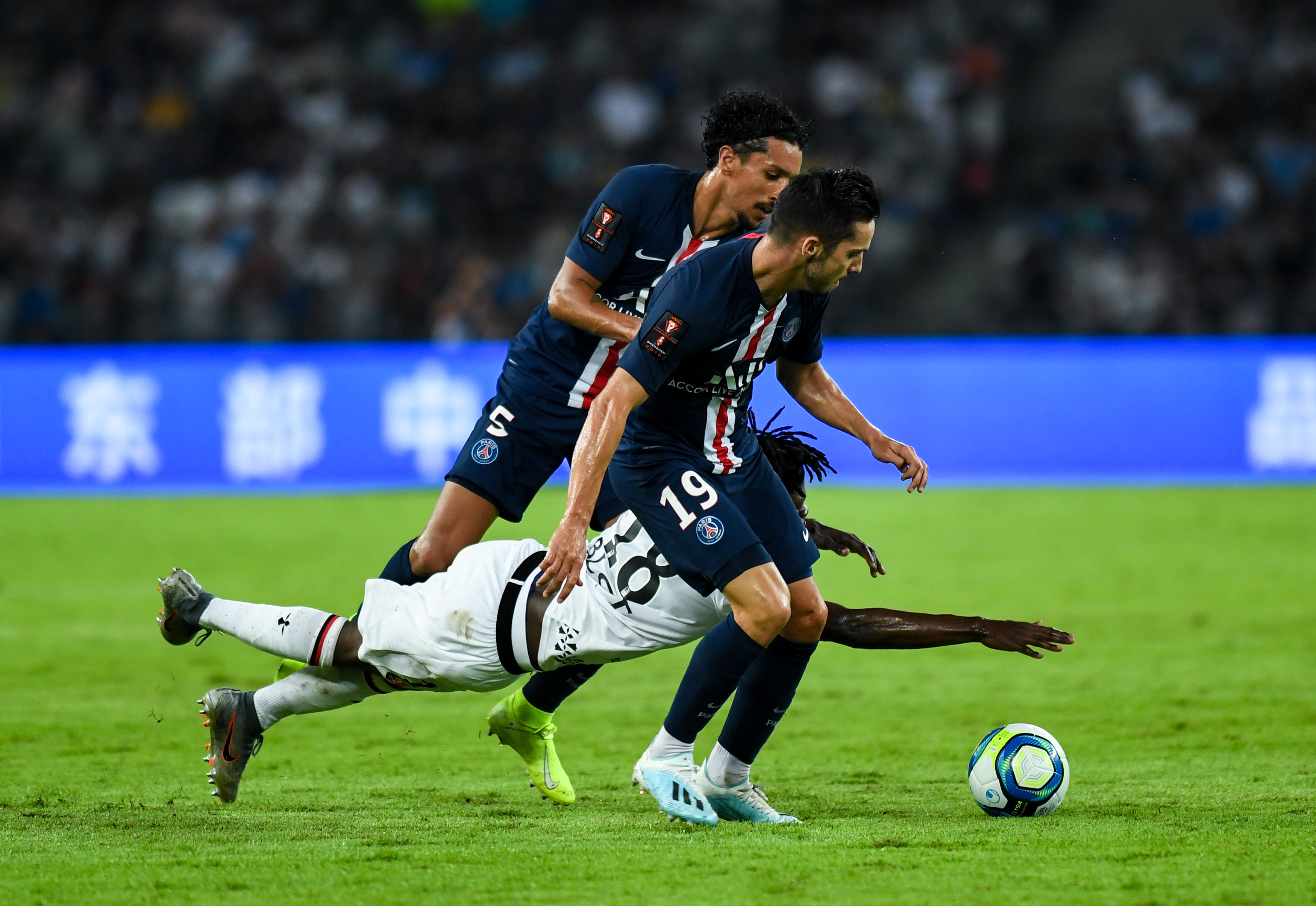 爱游戏体育-关于东契奇连续十二场比赛得分超过回归赛场，巴黎圣日耳曼挑战极限！的信息