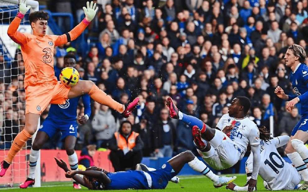 爱游戏-国王杯四强战对决在即！圣安东尼奥马刺演练定位球，川崎前锋密集防守应对的简单介绍